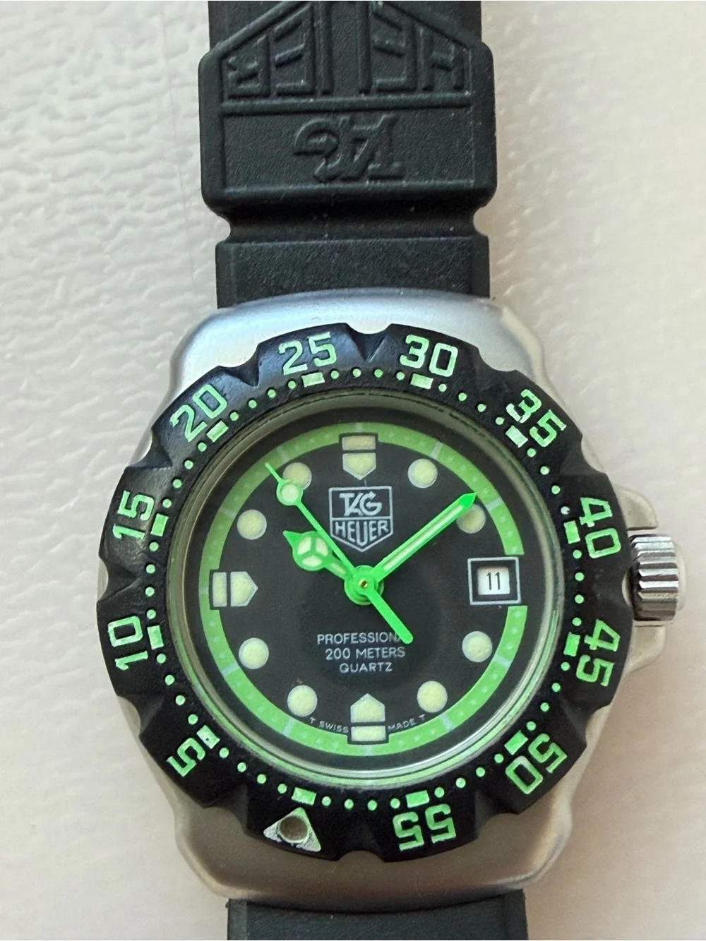 TAG Heuer Professional 200M Quartz Formula 1 375.508
